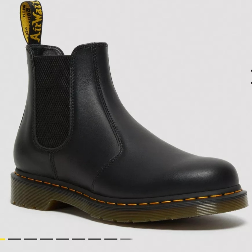 Dr Martens 2976 NAPPA
LEATHER CHELSEA
BOOTS size 8